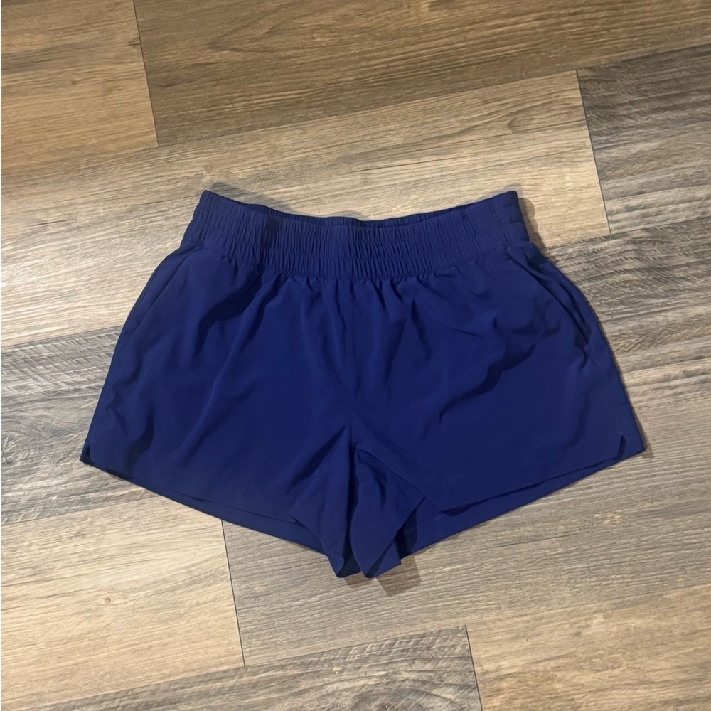 Athleta Weekender Run Short, size small in blue